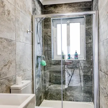 Appartamento Lovely 2br 2 Mins Away From The Promenade By 360 Estates
