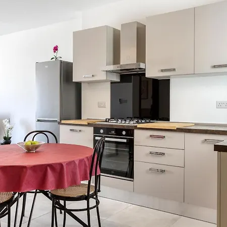 דירה Lovely 2br 2 Mins Away From The Promenade By 360 Estates סיינט פול ביי